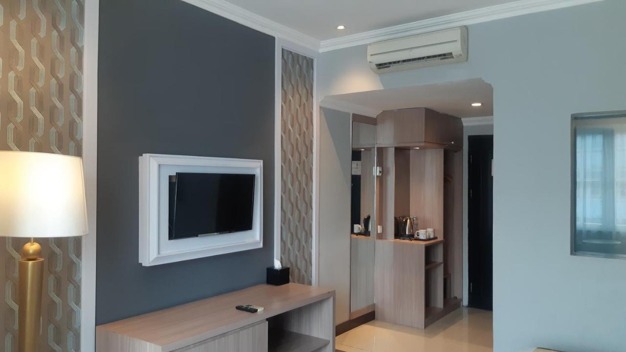 Luminor Hotel Palembang By Wh Free Massage 10 Minutes Экстерьер фото