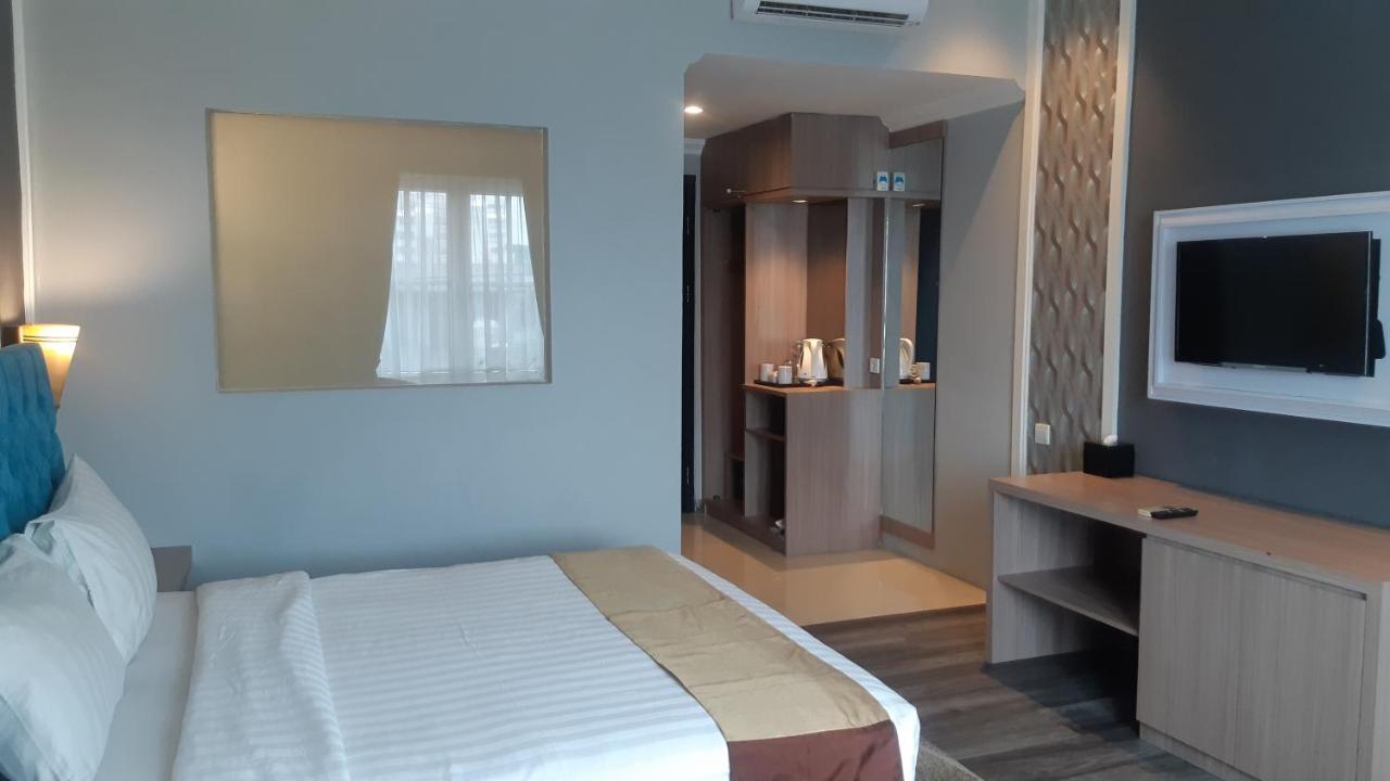 Luminor Hotel Palembang By Wh Free Massage 10 Minutes Экстерьер фото